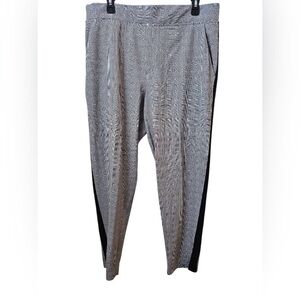 Athleta Brooklyn Plaid Ankle Pant Size 12 Black & White